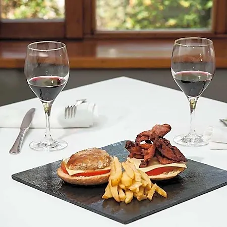 Отель Infantado 2*